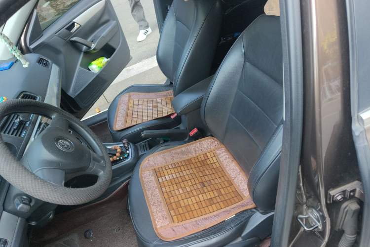 Used Volkswagen Gran Lavida 2013 1.4 TSI Automatic Comfort Model Left Front Seat