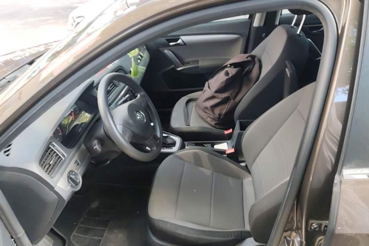 Used Volkswagen Gran Lavida 2013 1.6L Automatic Fashion Model Left Front Seat