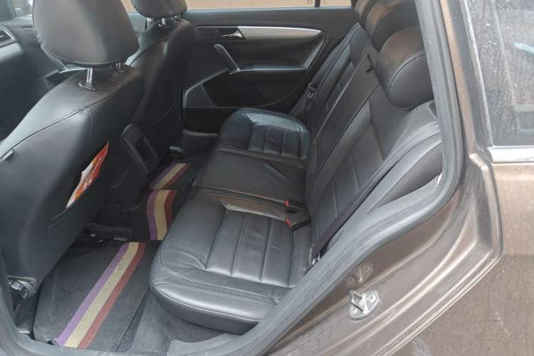 Used Volkswagen Gran Lavida 2013 1.4 TSI Automatic Comfort Model Left Rear Seat