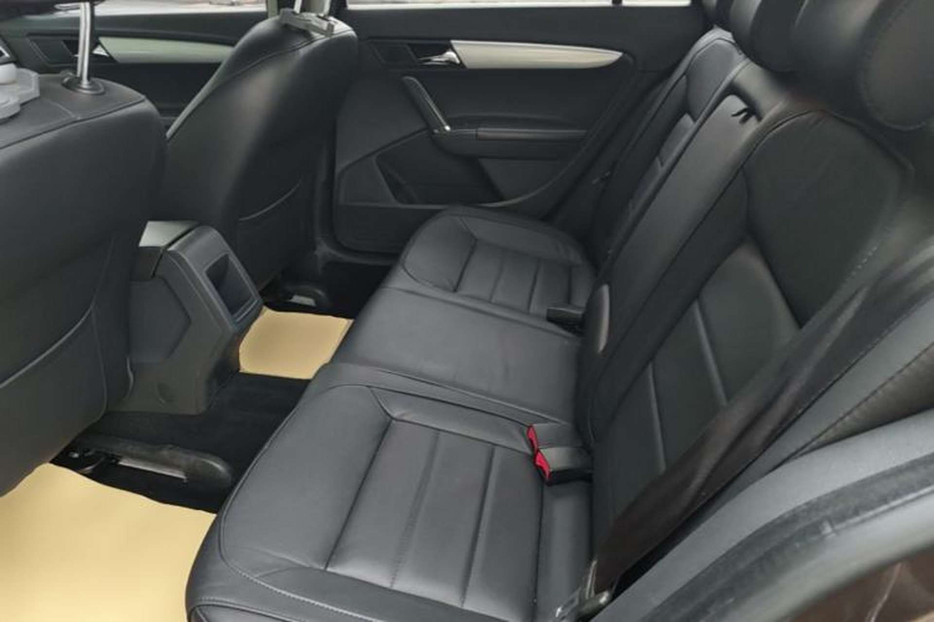 Used Volkswagen Gran Lavida 2013 1.4 TSI Automatic Comfort Model Left Rear Seat