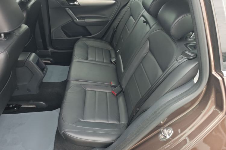 Used Volkswagen Gran Lavida 2013 1.4 TSI Automatic Comfort Model Left Rear Seat