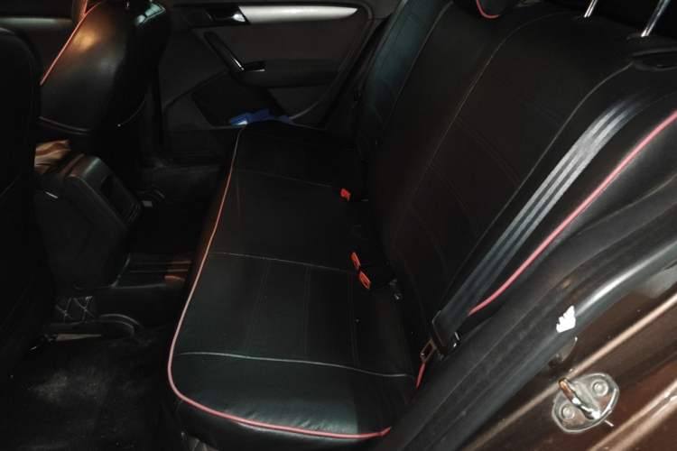 Used Volkswagen Gran Lavida 2013 1.6L Manual Fashion Model Left Rear Seat