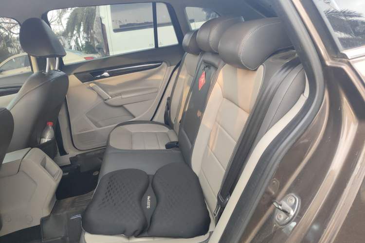 Used Volkswagen Gran Lavida 2013 1.6L Automatic Comfort Model Left Rear Seat