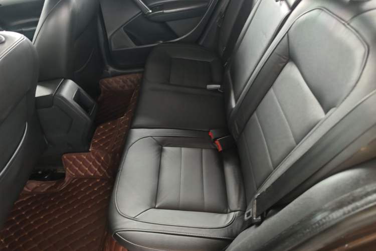 Used Volkswagen Gran Lavida 2013 1.4 TSI Manual Comfort Model Left Rear Seat