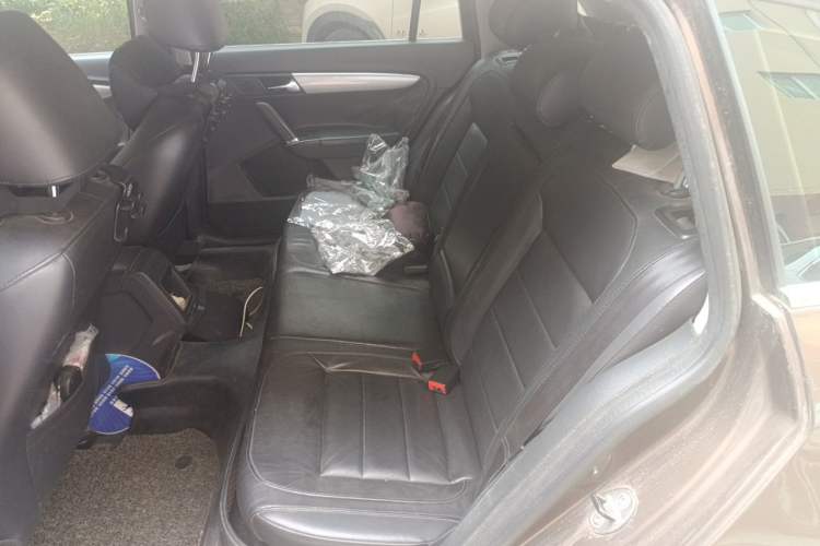 Used Volkswagen Gran Lavida 2013 1.4 TSI Automatic Comfort Model Left Rear Seat