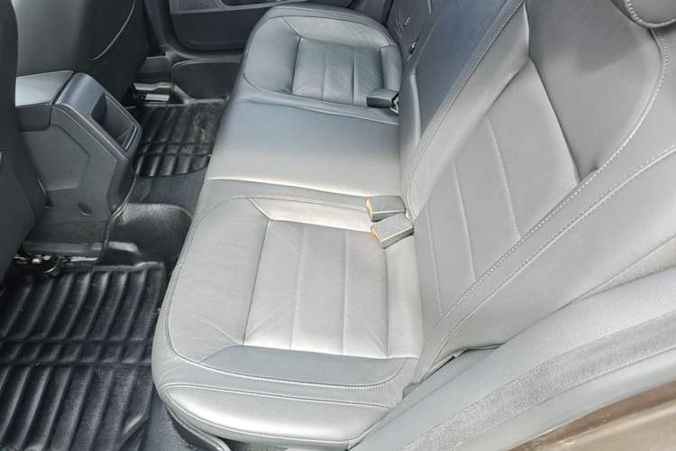 Used Volkswagen Gran Lavida 2013 1.6L Automatic Comfort Model Left Rear Seat