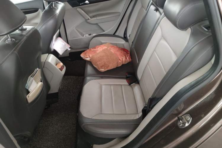 Used Volkswagen Gran Lavida 2013 1.6L Automatic Comfort Model Left Rear Seat