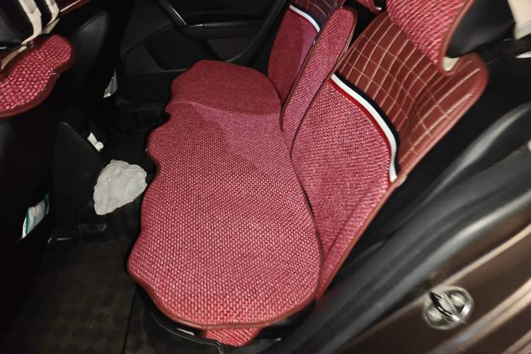 Used Volkswagen Gran Lavida 2013 1.6L Automatic Fashion Model Left Rear Seat