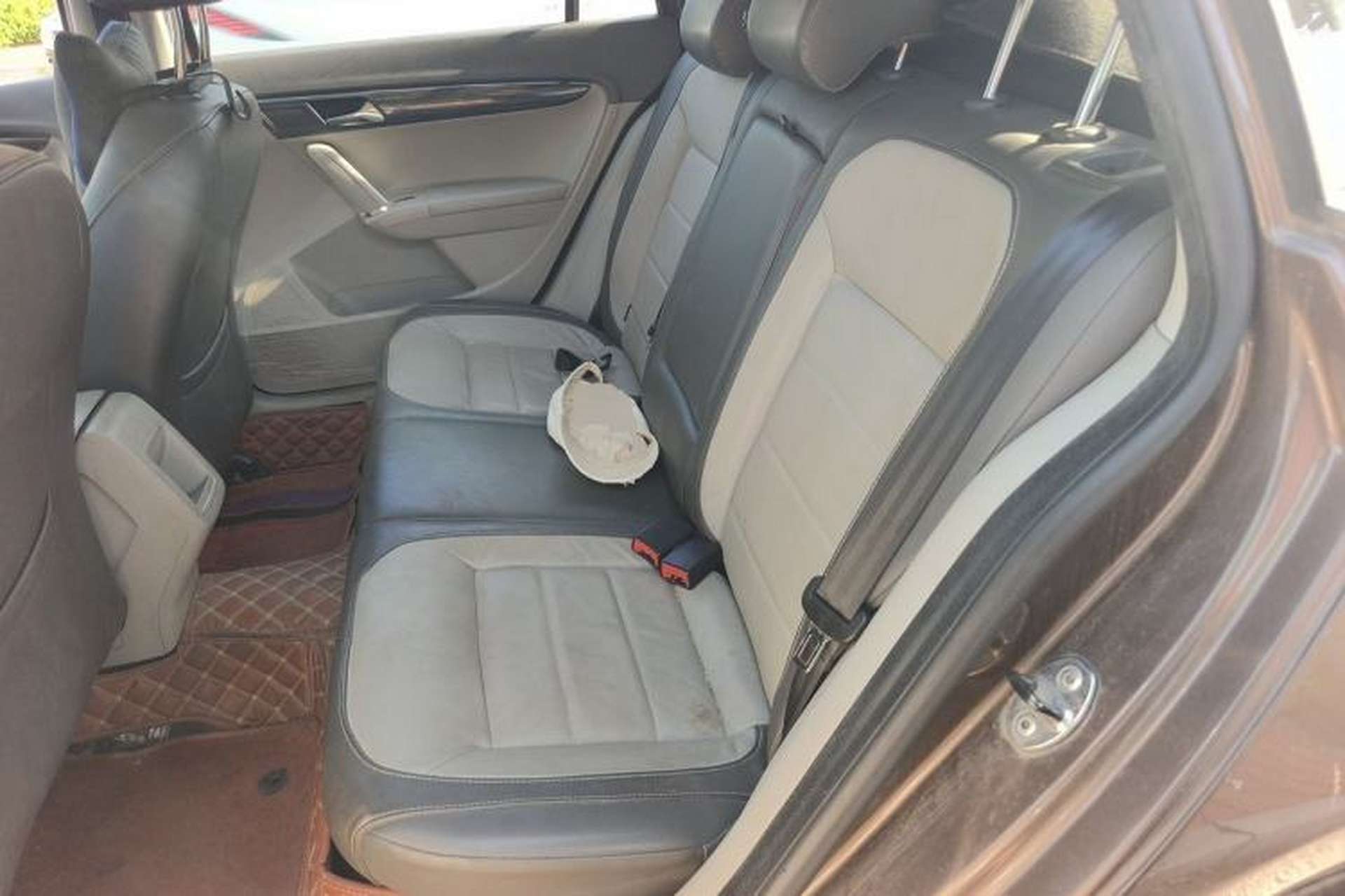 Used Volkswagen Gran Lavida 2013 1.4 TSI Automatic Comfort Model Left Rear Seat