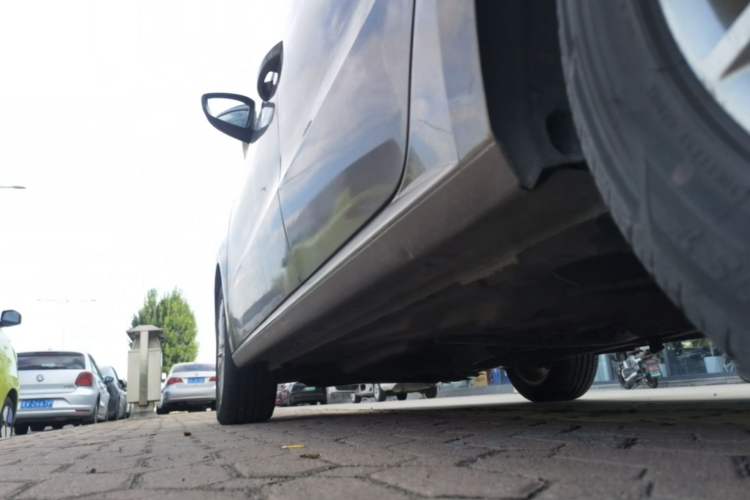 Used Volkswagen Gran Lavida 2013 1.6L Automatic Comfort Model Left Side Sill