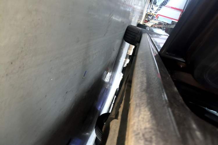 Used Volkswagen Gran Lavida 2013 1.6L Manual Comfort Model Left Side Sill