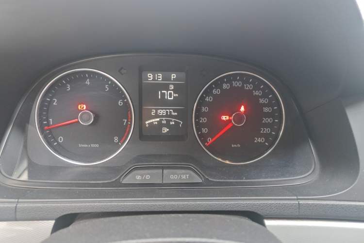 Used Volkswagen Gran Lavida 2013 1.4 TSI Automatic Comfort Model Odometer Close Up