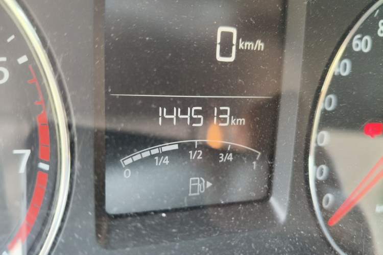 Used Volkswagen Gran Lavida 2013 1.6L Automatic Comfort Model Odometer Close Up