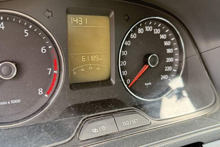 Used Volkswagen Gran Lavida 2013 1.6L Automatic Comfort Model Odometer Close Up