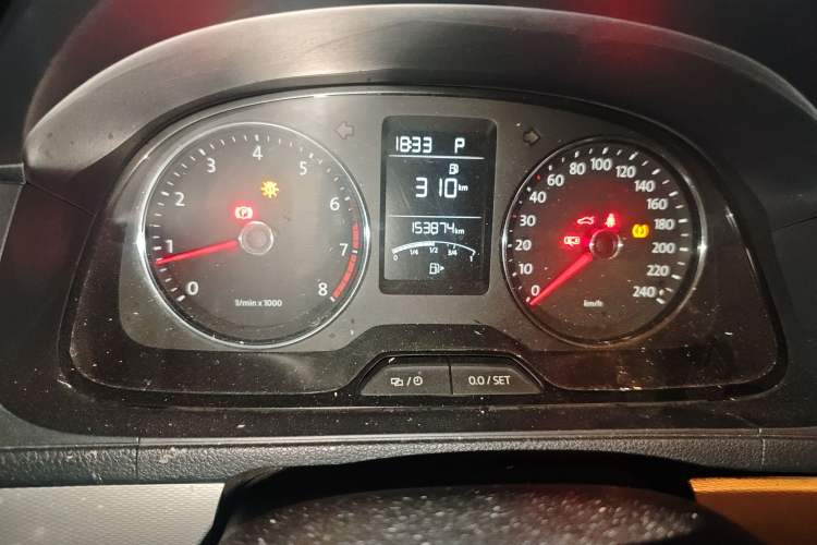 Used Volkswagen Gran Lavida 2013 1.4 TSI Automatic Comfort Model Odometer Close Up