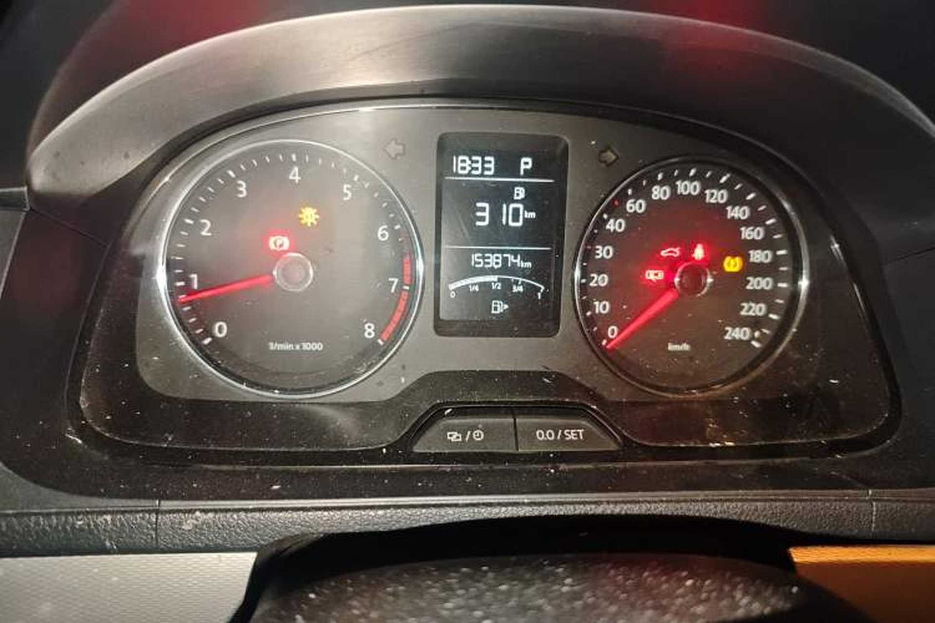 Used Volkswagen Gran Lavida 2013 1.4 TSI Automatic Comfort Model Odometer Close Up