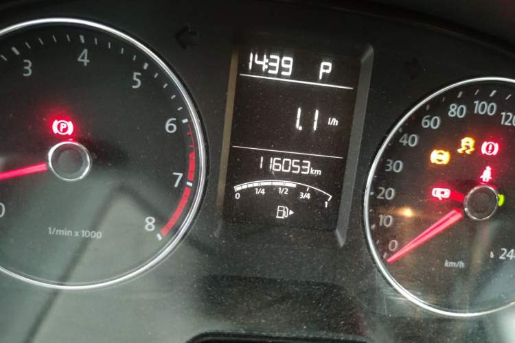 Used Volkswagen Gran Lavida 2013 1.6L Automatic Comfort Model Odometer Close Up