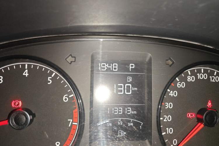 Used Volkswagen Gran Lavida 2013 1.6L Automatic Fashion Model Odometer Close Up