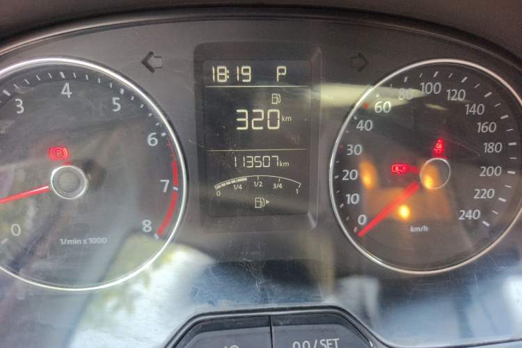 Used Volkswagen Gran Lavida 2013 1.4 TSI Automatic Comfort Model Odometer Close Up