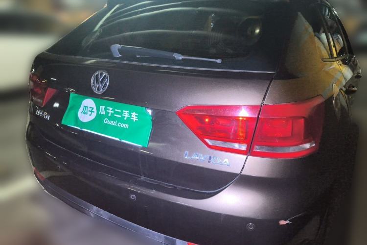 Used Volkswagen Gran Lavida 2013 1.6L Manual Fashion Model Rear