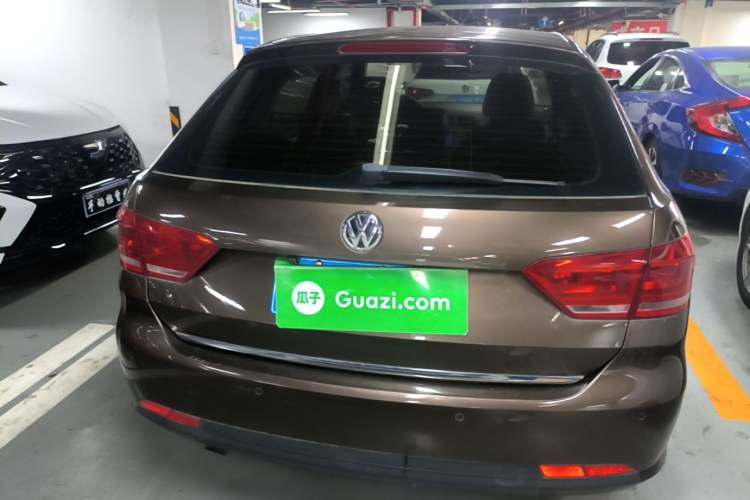 Used Volkswagen Gran Lavida 2013 1.6L Manual Comfort Model Rear
