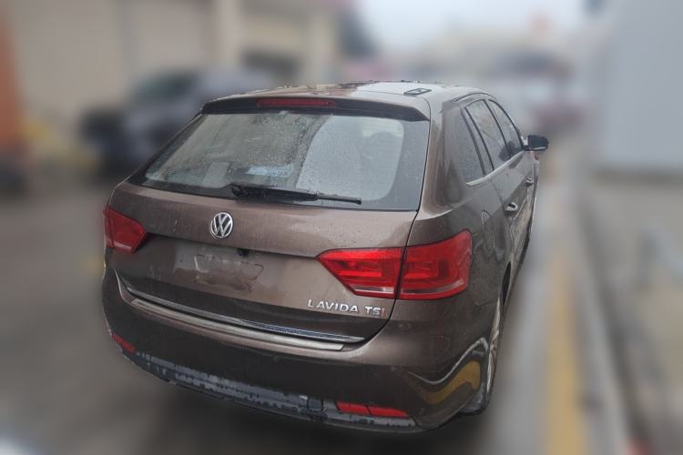 Used Volkswagen Gran Lavida 2013 1.4 TSI Automatic Comfort Model Rear Right 45 Deg