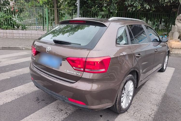 Used Volkswagen Gran Lavida 2013 1.4 TSI Automatic Comfort Model Rear Right 45 Deg