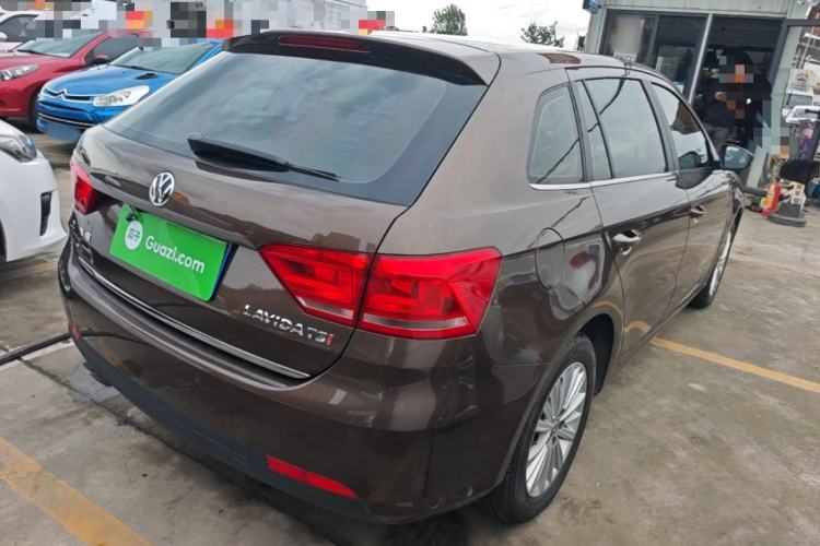 Used Volkswagen Gran Lavida 2013 1.4 TSI Automatic Comfort Model Rear Right 45 Deg