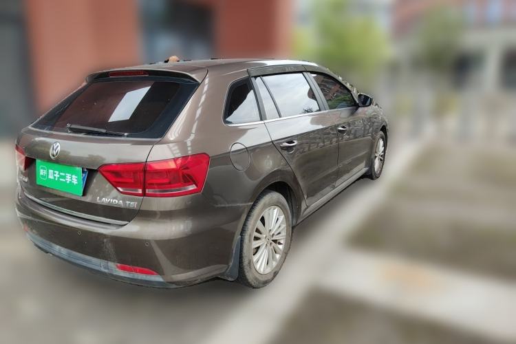 Used Volkswagen Gran Lavida 2013 1.4 TSI Manual Comfort Model Rear Right 45 Deg