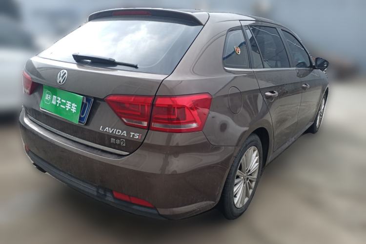Used Volkswagen Gran Lavida 2013 1.4 TSI Manual Comfort Model Rear Right 45 Deg