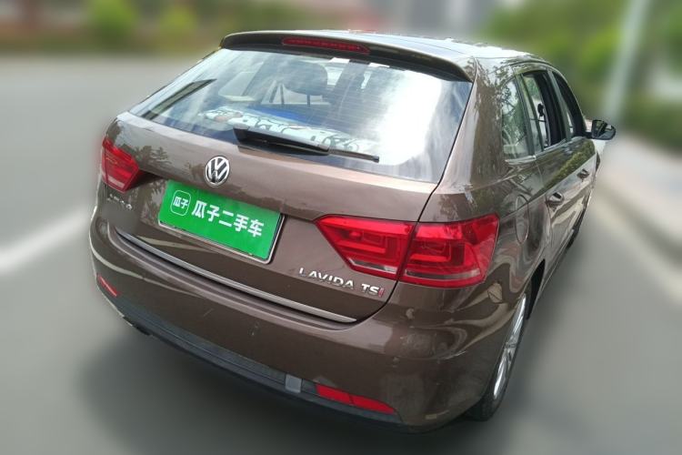 Used Volkswagen Gran Lavida 2013 1.4 TSI Automatic Comfort Model Rear Right 45 Deg