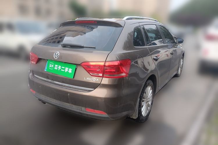 Used Volkswagen Gran Lavida 2013 1.4 TSI Automatic Comfort Model Rear Right 45 Deg