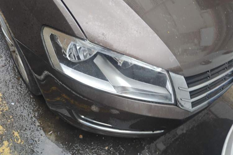 Used Volkswagen Gran Lavida 2013 1.4 TSI Automatic Comfort Model Right Front Headlight
