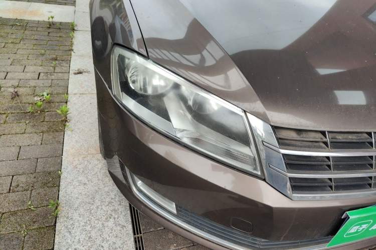 Used Volkswagen Gran Lavida 2013 1.4 TSI Manual Comfort Model Right Front Headlight