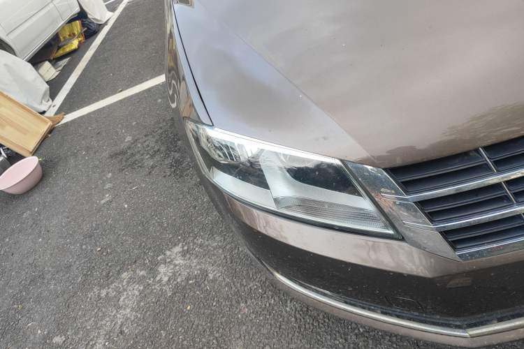Used Volkswagen Gran Lavida 2013 1.6L Automatic Comfort Model Right Front Headlight
