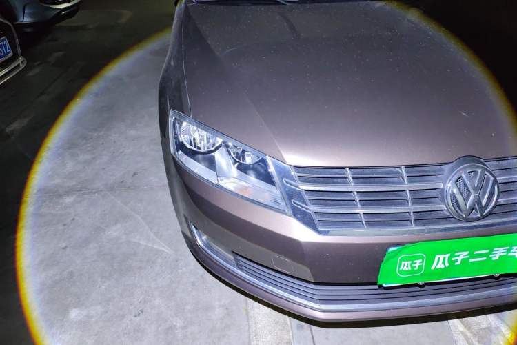 Used Volkswagen Gran Lavida 2013 1.6L Automatic Comfort Model Right Front Headlight