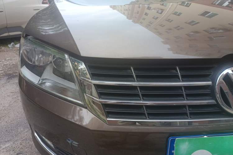 Used Volkswagen Gran Lavida 2013 1.4 TSI Automatic Comfort Model Right Front Headlight
