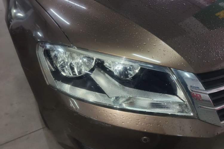 Used Volkswagen Gran Lavida 2013 1.6L Automatic Fashion Model Right Front Headlight