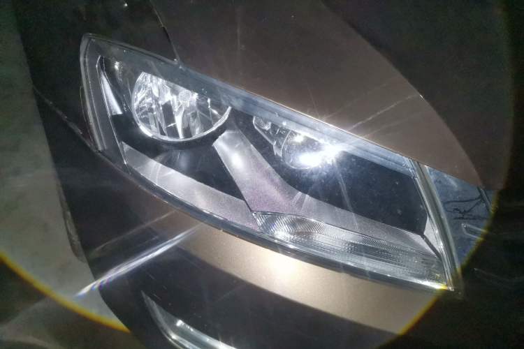 Used Volkswagen Gran Lavida 2013 1.4 TSI Manual Comfort Model Right Front Headlight