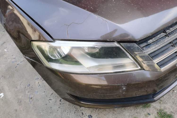 Used Volkswagen Gran Lavida 2013 1.6L Automatic Fashion Model Right Front Headlight