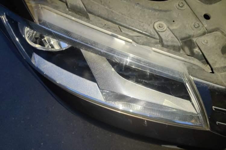 Used Volkswagen Gran Lavida 2013 1.6L Automatic Comfort Model Right Front Headlight