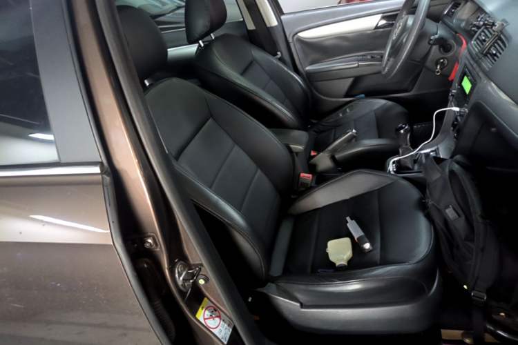 Used Volkswagen Gran Lavida 2013 1.6L Manual Comfort Model Right Front Seat