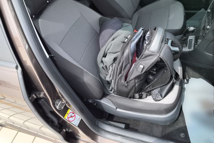 Used Volkswagen Gran Lavida 2013 1.6L Automatic Fashion Model Right Front Seat