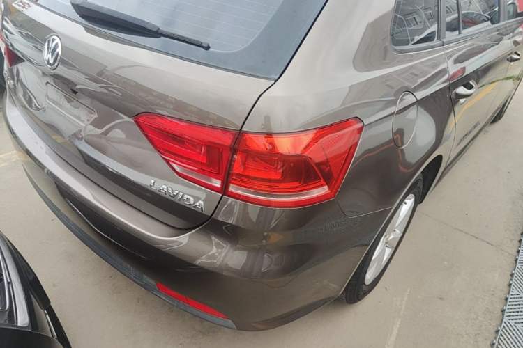 Used Volkswagen Gran Lavida 2013 1.6L Automatic Fashion Model Right Rear Taillight