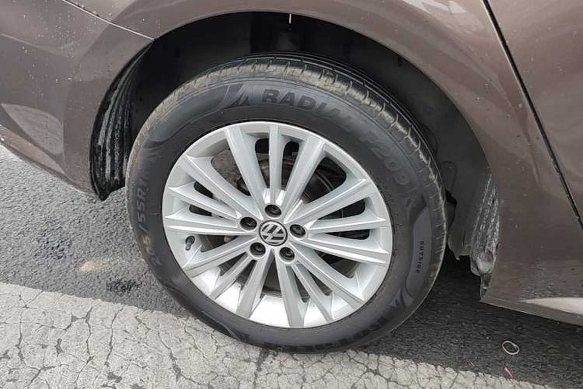 Used Volkswagen Gran Lavida 2013 1.4 TSI Automatic Comfort Model Right Rear Wheel Hub