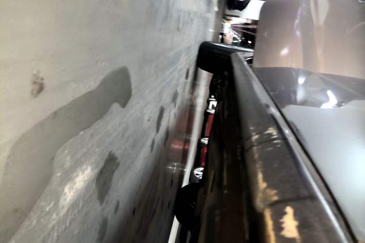 Used Volkswagen Gran Lavida 2013 1.6L Manual Comfort Model Right Side Sill