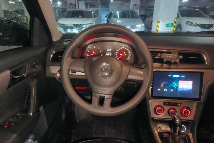 Used Volkswagen Gran Lavida 2013 1.4 TSI Automatic Comfort Model Steering Wheel
