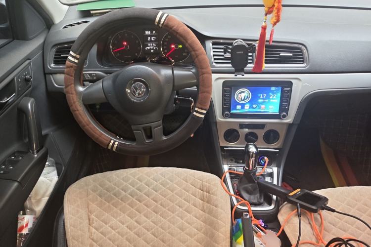 Used Volkswagen Gran Lavida 2013 1.4 TSI Automatic Comfort Model Steering Wheel