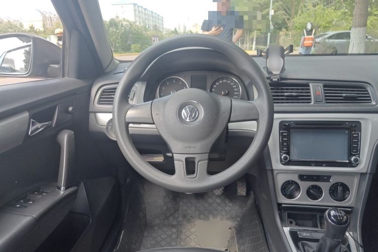 Used Volkswagen Gran Lavida 2013 1.6L Manual Comfort Model Steering Wheel