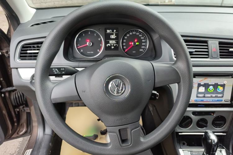 Used Volkswagen Gran Lavida 2013 1.4 TSI Automatic Comfort Model Steering Wheel